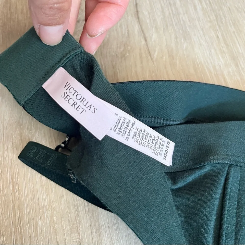 VICTORIA'S SECRET T-Shirt Light Lined Wireless Green Bra 34DD Bling